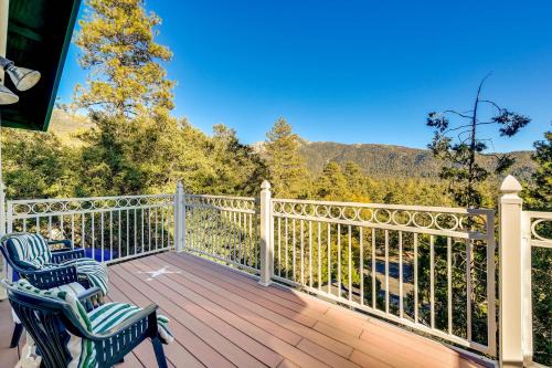 Spacious Idyllwild Home w/Mountain Views!