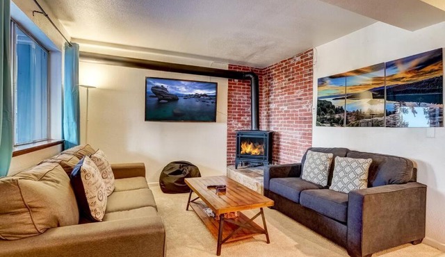 Spacious Lakeview Heavenly Mountain Escape!