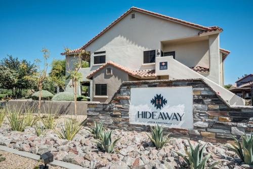 Spacious Modern Apartments at Hideaway North Scottsdale close to Kierland Commons