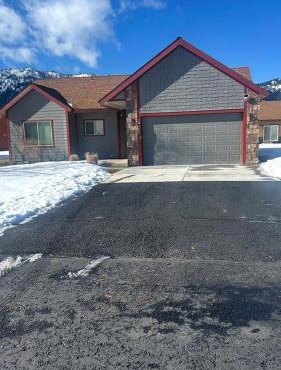 Spacious Remodeled Retreat Perfect for Year-Round Getaways in Donnelly, Idaho
