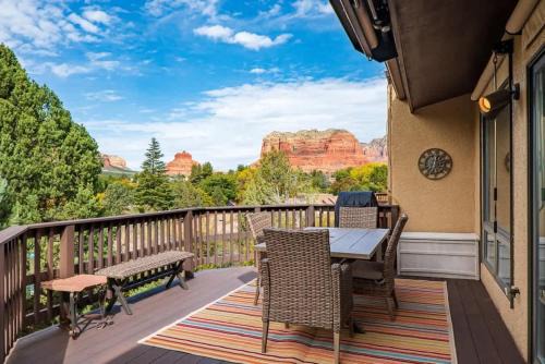 Spacious Sedona Splendor with Community Spa & Pool