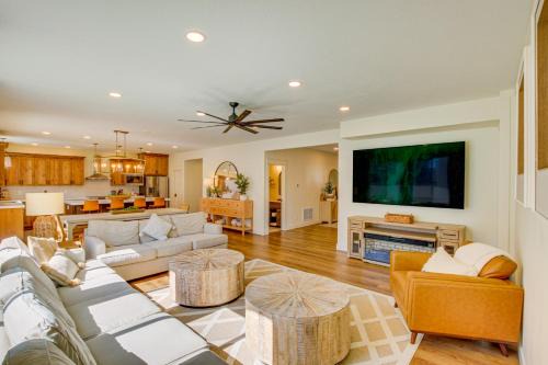 Spacious Utah Home w/Hot Tub < 1 Mi to Bear Lake!