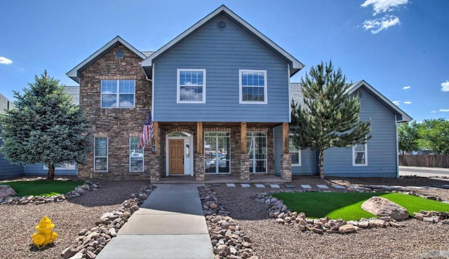 Spacious Williams Retreat with Games and Hot Tub!