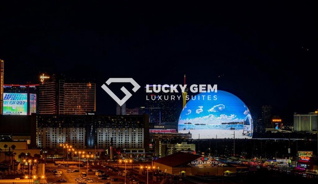 SPHERE VIEW - Signature MGM Resort Lucky Gem Penthouse & Luxury Suites 10817