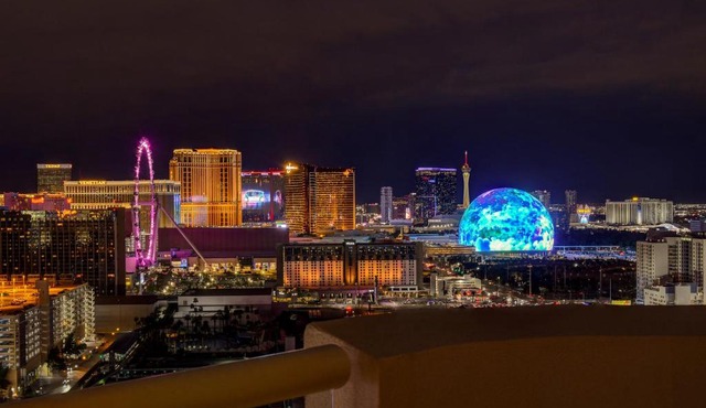 SPHERE VIEW - Signature MGM Resort Lucky Gem Penthouse & Luxury Suites 27817