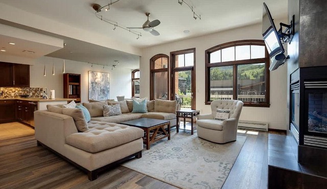 Sprawling Condo - Central Downtown - Summer AC