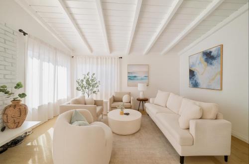 Steps to Sand Cozy 3BR Partial Ocean Views
