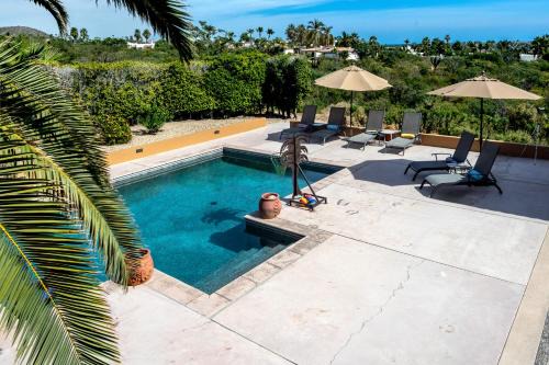 Steps to Sand: Ocean-View Cabo Home w/Heated Pool