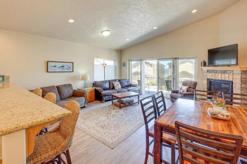 Steps to Shore: Home w/Hot Tub in Gold Beach