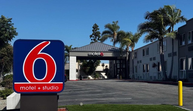 Studio 6 Suites Carson, CA
