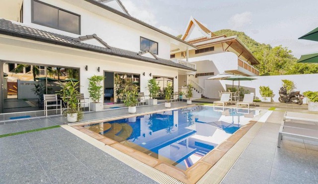 Studio Pool Access Bungalow