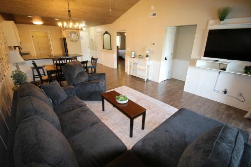 Stunning 2 Bdrm/2 Bath Pointe Royale Resort & Golf