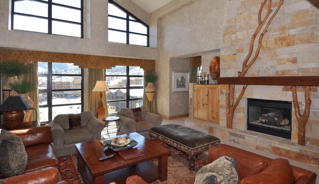 Stunning penthouse with 3,600 sq, ft, of luxury