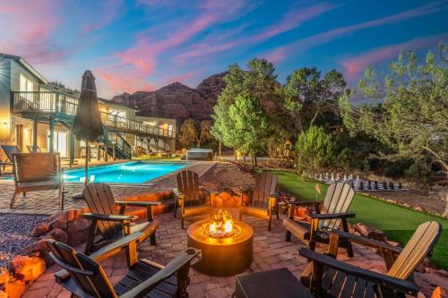 Stunning Red Rock Views | Pickleball, Pool, Hot Tub & Theater