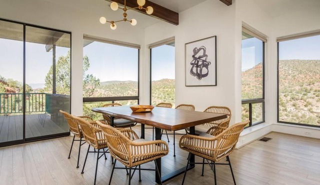Stunning Views, Large Deck W/Private Hiking Trail