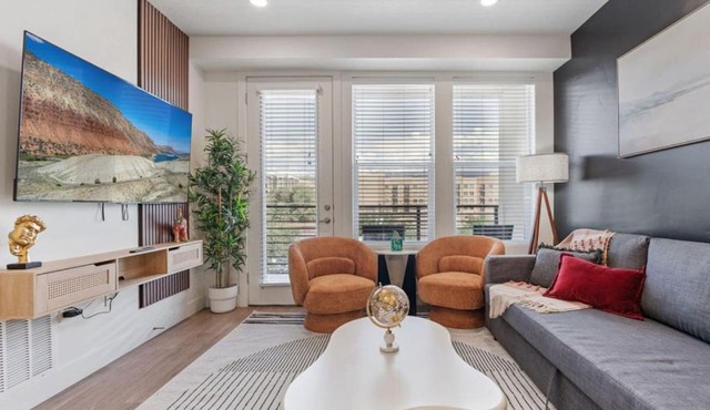 Stylish 1BR w Parking, Near Temple Square & Delta Center