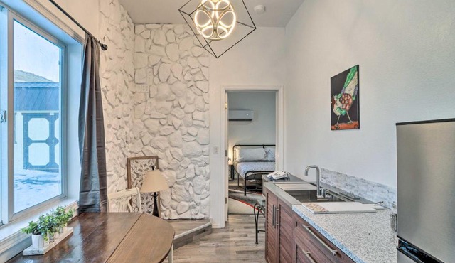 Stylish Klamath Falls Unit < 1/2 Mi to OIT!