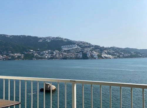 Suite Frontal a Pie de Playa con Terraza Panorámica