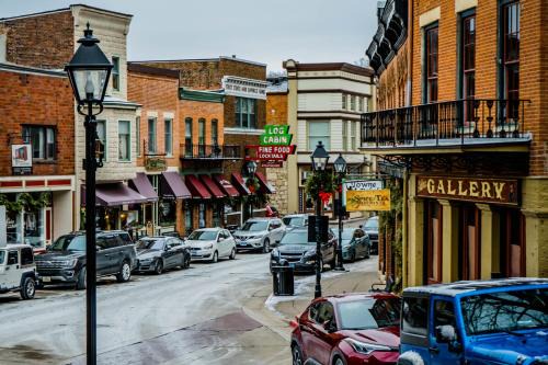 Summer Escape in Galena - Hot Tub & Relax