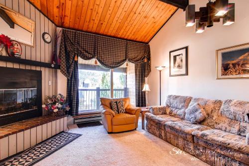 Sundowner T12 by Ski Country Resorts