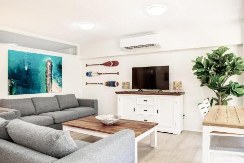 Sunshine Coast Mooloolaba Beachfront 3BR Superhost