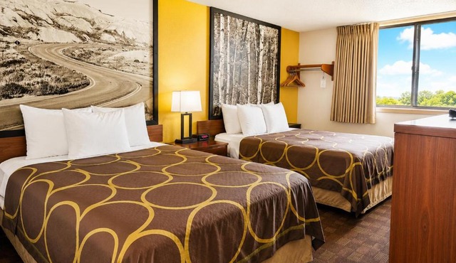 Super 8 by Wyndham Watertown