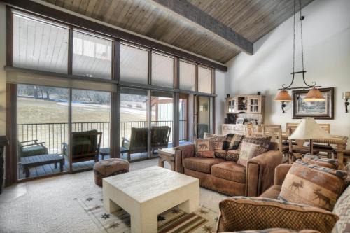 Tamarron Gambel Oak 796