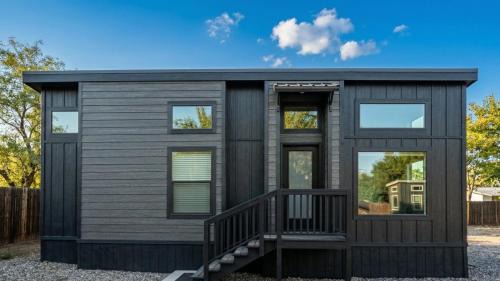 TH 28 Vineyard Vista & Sedona Gateway Luxury Tiny Home
