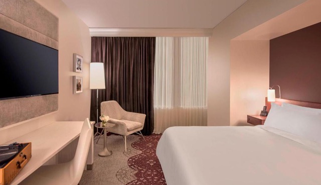 The Elizabeth Hotel, Autograph Collection