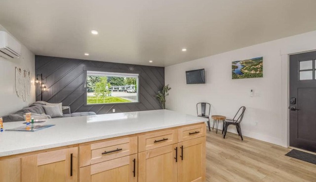 The Flats- Executive Suite-Downtown CDA