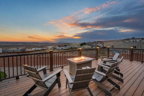 The Hideaway - 50 Mile Views Sleeps 8 Big Garage