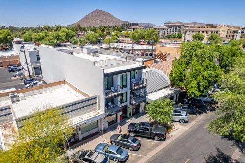 The LUX at Craftsman - Old Town Penthouse 1