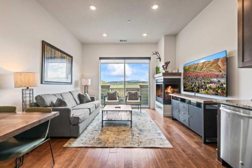The Nook at Newpark-Mountain days Hot tub nights