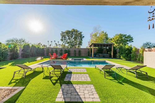 The One Glendale Pool & Spa State Farm