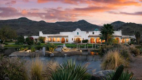 The Pond Estate by AvantStay