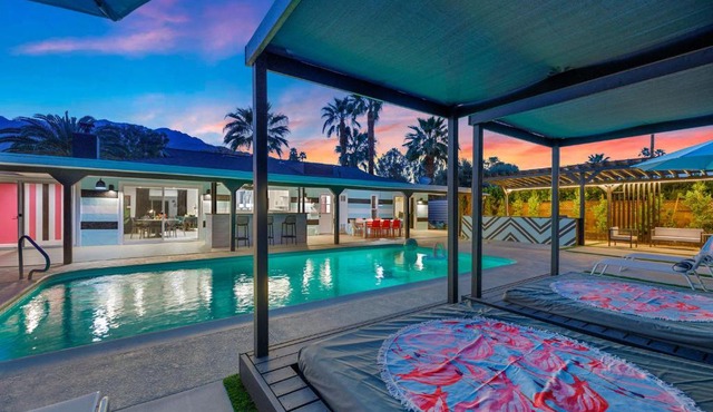The Ritz - Luxury Home with Pool & Speakeasy Bar