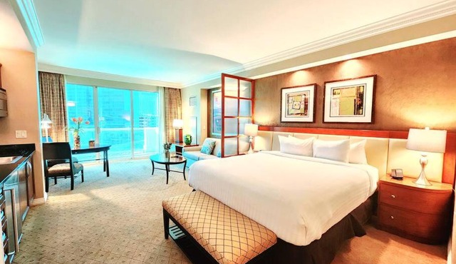 The Signature at MGM Condo! Stunning Strip Views & No Resort Fees!