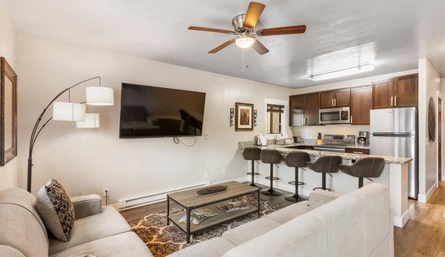 The Yellowstone Hideaway Unit A Cozy 1-Bedroom Yellowstone Hideaway, 1 Minute from Yellowstone Park!