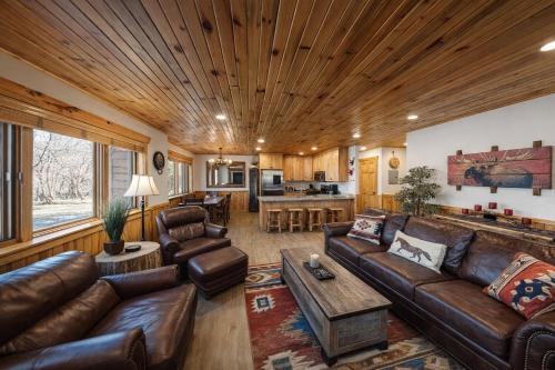 Timberwolf Lodge 6 cabin