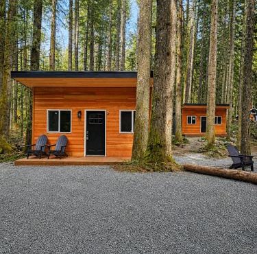 Tiny Home Village at Mount Rainier with Hot Tub & Sauna