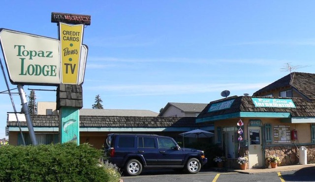 Topaz Lodge