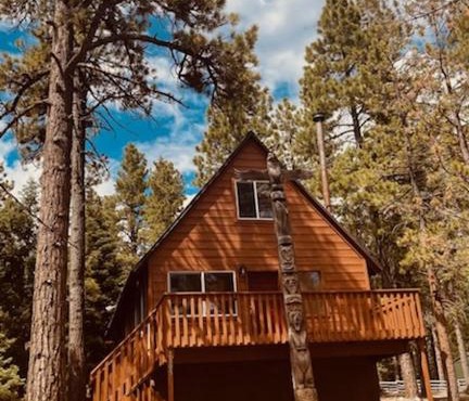 Totem Pole Lodge