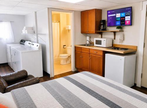 Town N' Country Motel & Shuttle