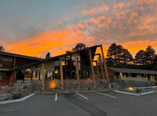 Trailhead Lodge