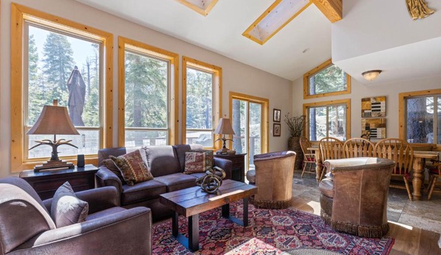 Trailside - Alpine Meadows 6 Bedroom with Private Hot tub
