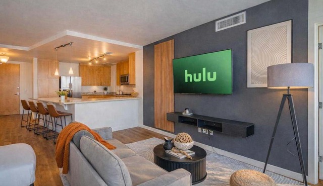 Tranquil 1BR with Parking Gym Pool