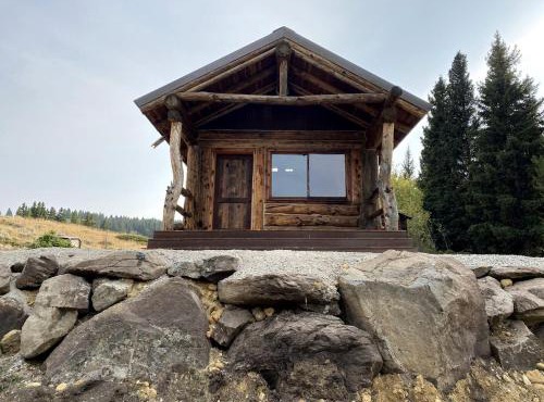 Trapper's Cabin on Firetower Ranch in Ennis, MT