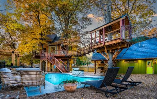 Tree Cabin in Bentonville