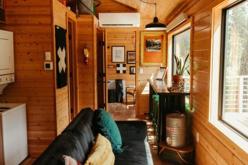 TREE HAUS Cabin Retreat Sauna, Plunge, Hot Tub