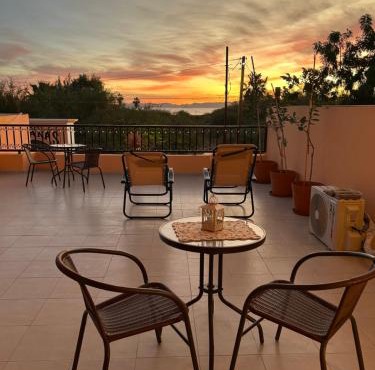 Tres Iguanas Apart Hotel - New, cozy & spacious flats, short walk to beach
